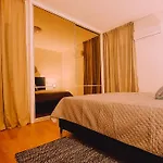 Newly Renovated Super-chic شقة *