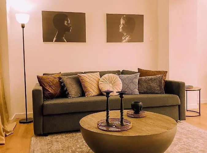 Newly Renovated Super-chic Nikósie