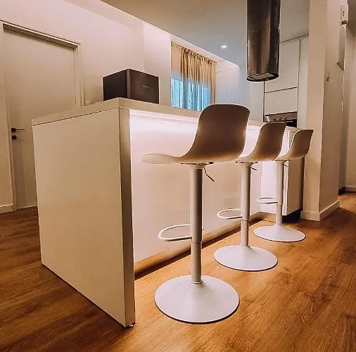 Newly Renovated Super-chic