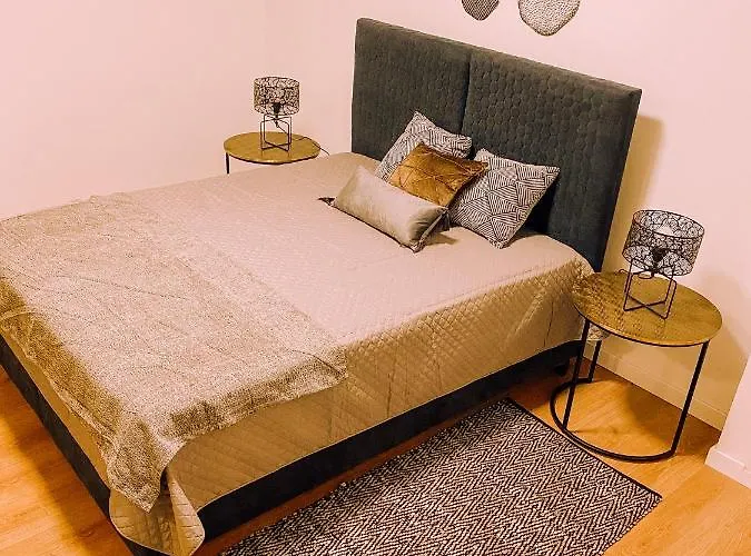 Newly Renovated Super-chic *